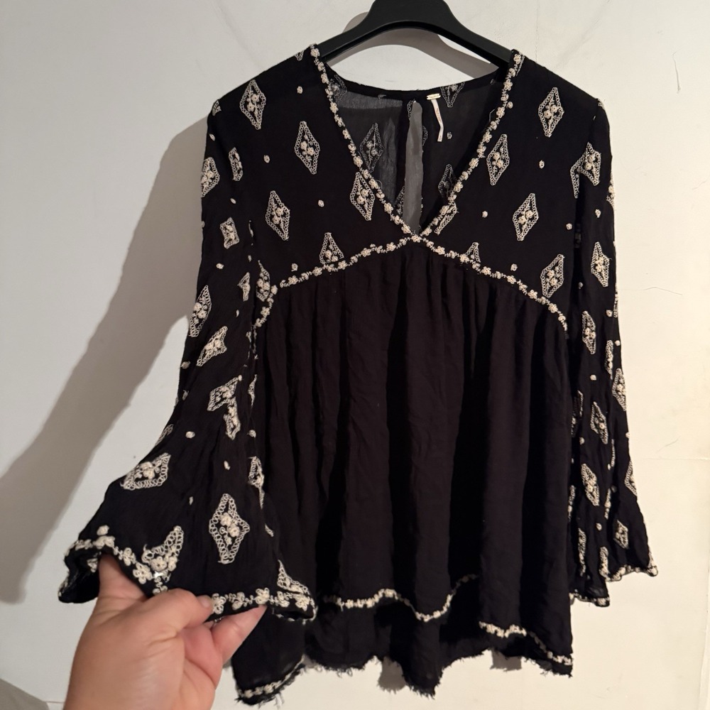FREE PEOPLE S Black Diamond Floral Embroidered Crinkle Tunic Top Boho Festival